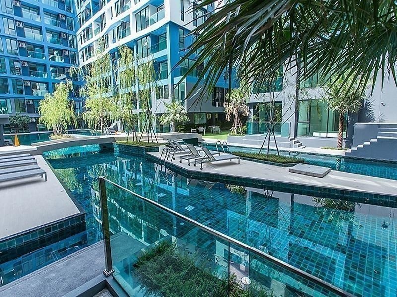 แอคควา-คอนโดมิเนี่ยม