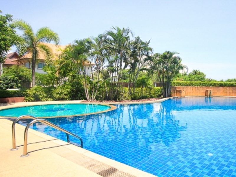 Arena-Garden-Bangna-Suvarnabhumi