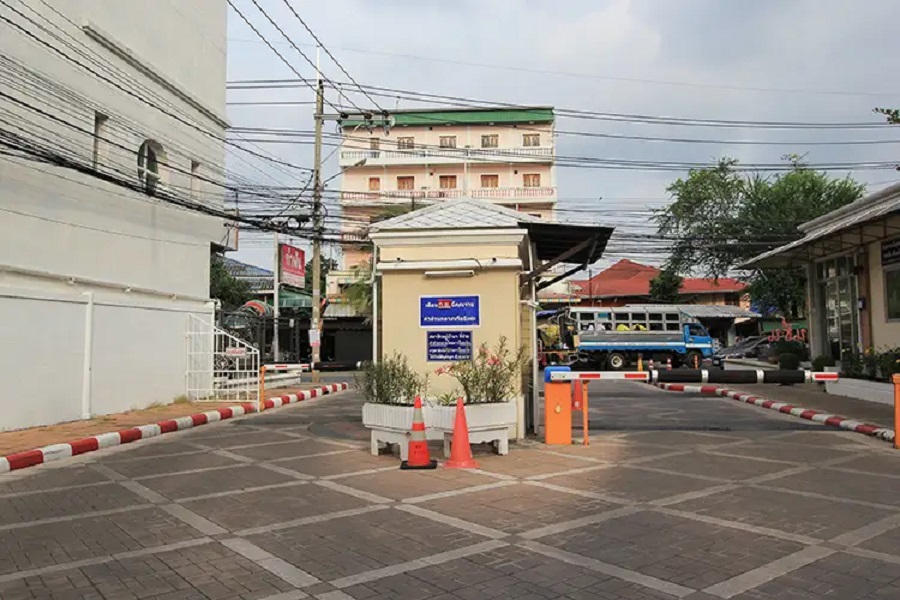 ชวนชื่นเทพารักษ์-ศรีนครินทร์