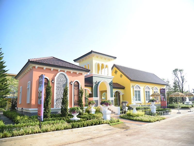 Golden-Town-Phaholyothin-Lumlukka