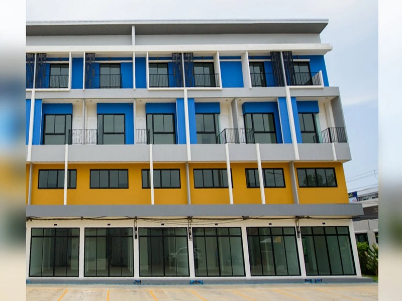 Baan-Rajapruek-Talaadthai-Wynn-Thani