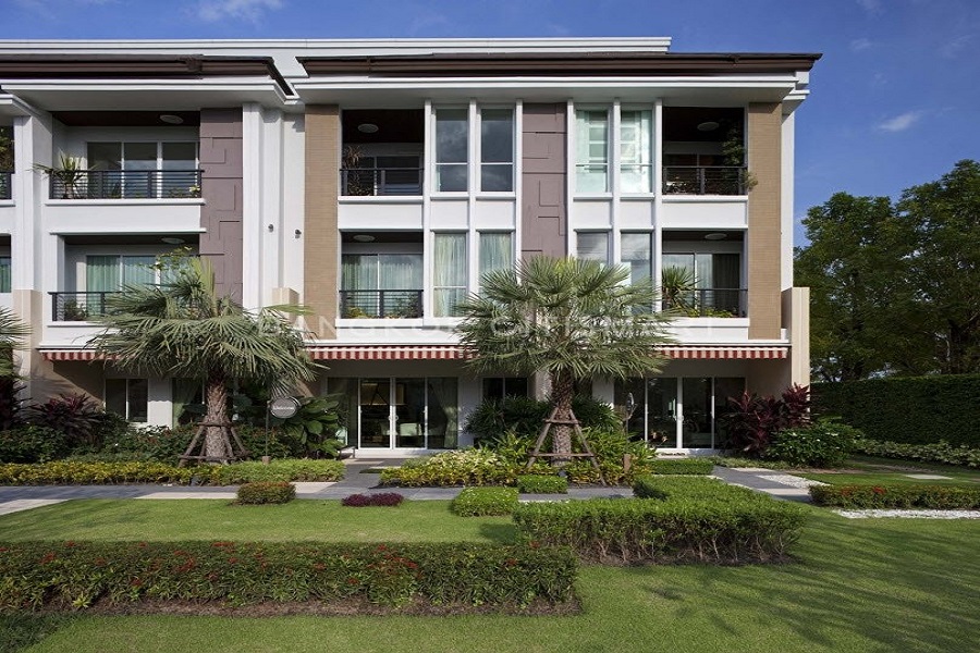 BAAN-KLANG-MUANG-S-Sense-SATHORN-TAKSIN-2