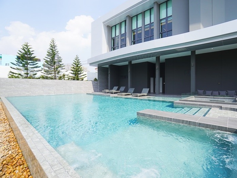 The-City-Charun-Pinklao