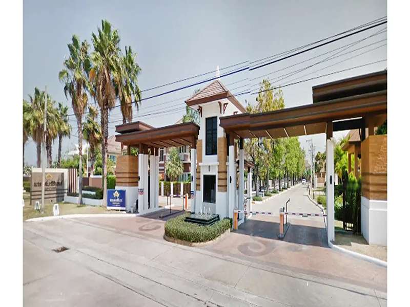 Grand-Maneerin-Sammuk-Bangsaen